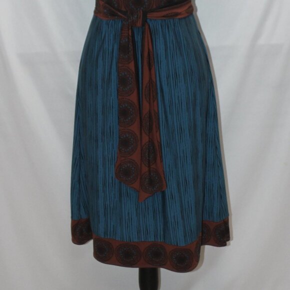 BCBGMaxAzria Cap Sleeve V-Neck Dress w/Matching Trim - Picture 2 of 16